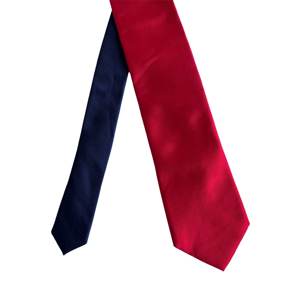 Tommy Hilfiger 💯% all silk necktie.